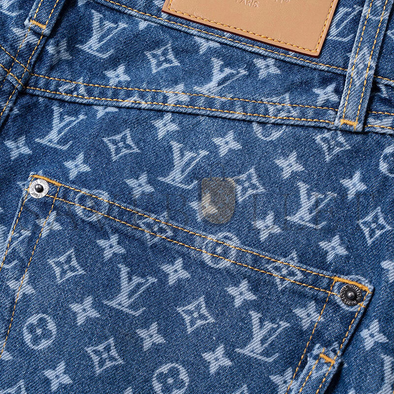 LOUIS VUITTON MONOGRAM DENIM MINI SKIRT 1AHIAK